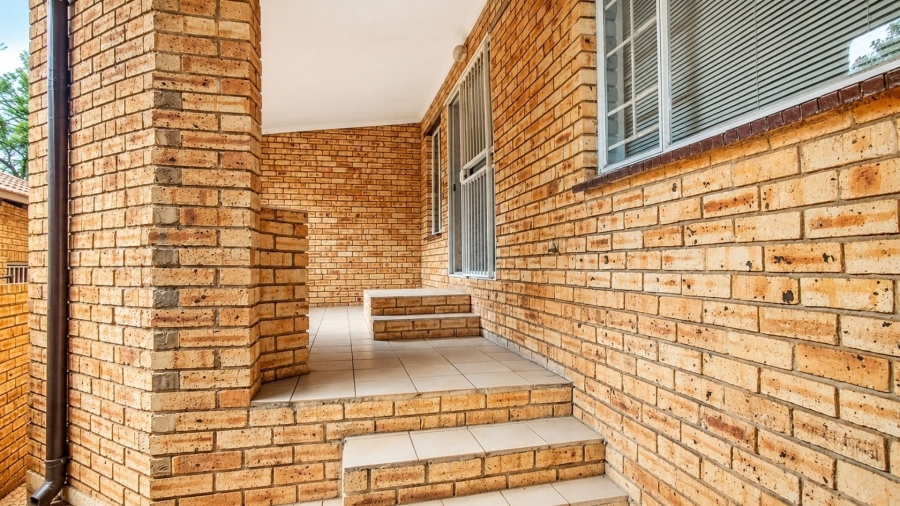 2 Bedroom Property for Sale in Safari Gardens North West